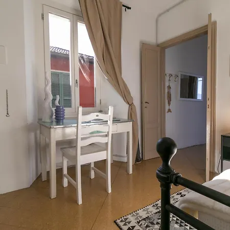 Casa Margherita アパート ヴァレンナ